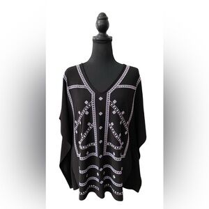 Dana Buchman: Black and White Boho Embroidered Bat Sleeve Blouse